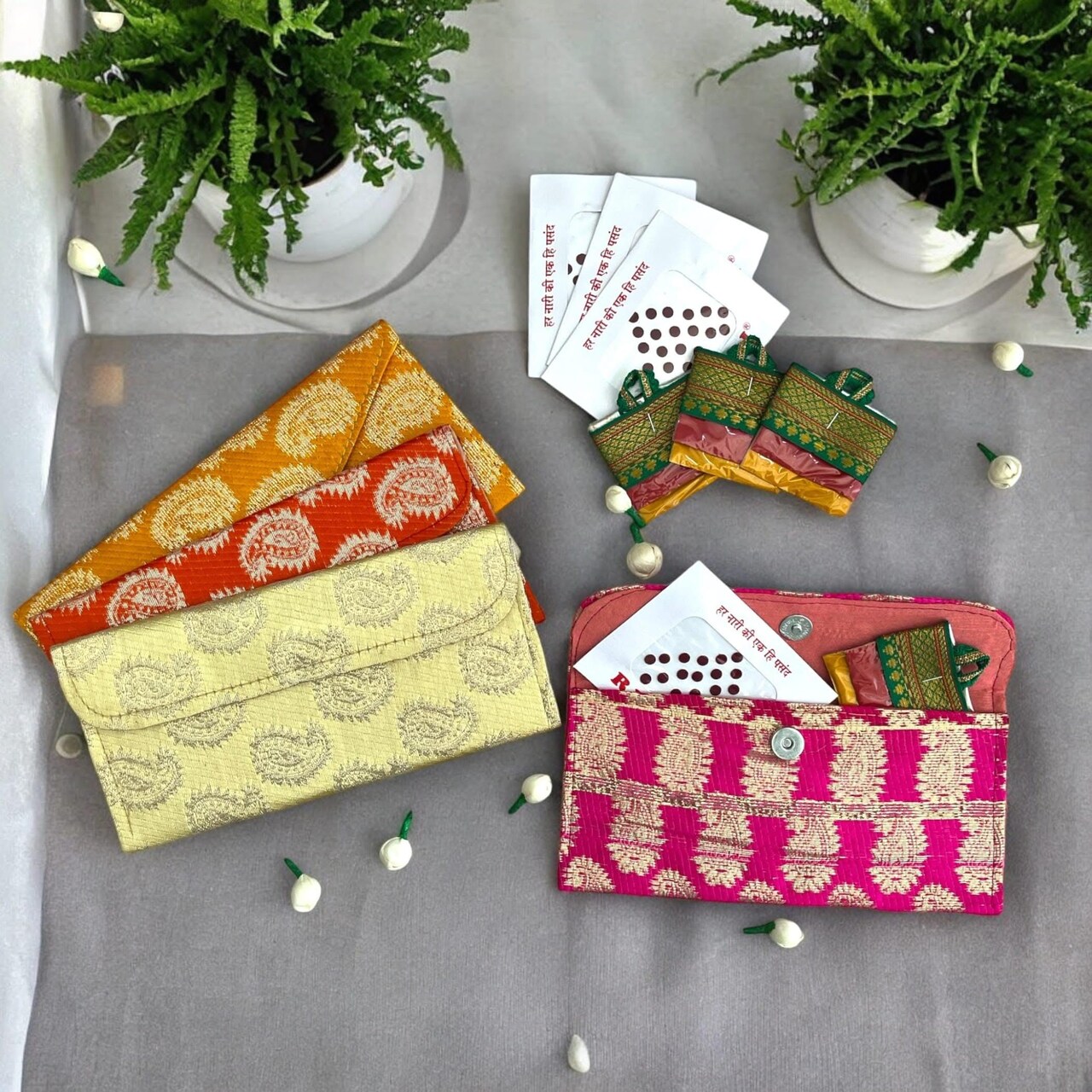 Navratri Kanya Pujan Gift Hamper Kanjak Gifts Religious Varalakshmi Vratham Teej Karva Chauth Housewarming Sankranti Wedding Return Gifts - Fabric Envelopes Bindi Pack Haldi Kumkum Packet